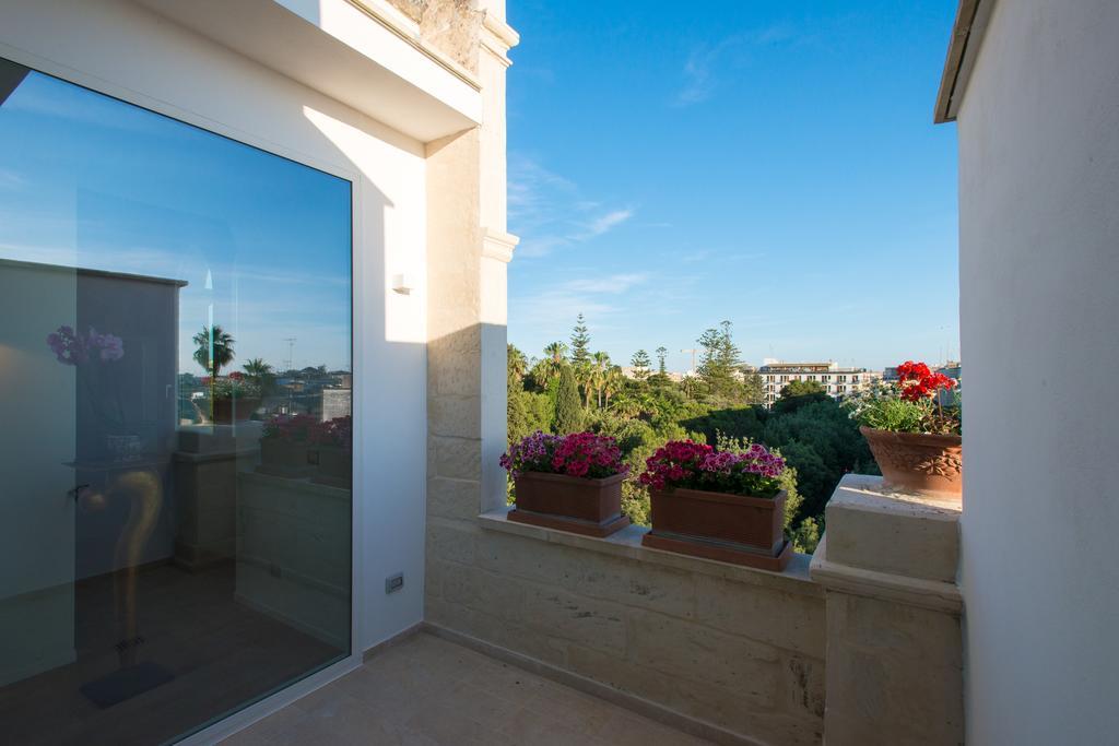 Le Bifore Charming House Lecce Zewnętrze zdjęcie