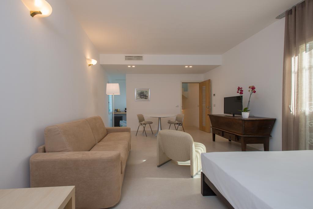 Le Bifore Charming House Lecce Zewnętrze zdjęcie