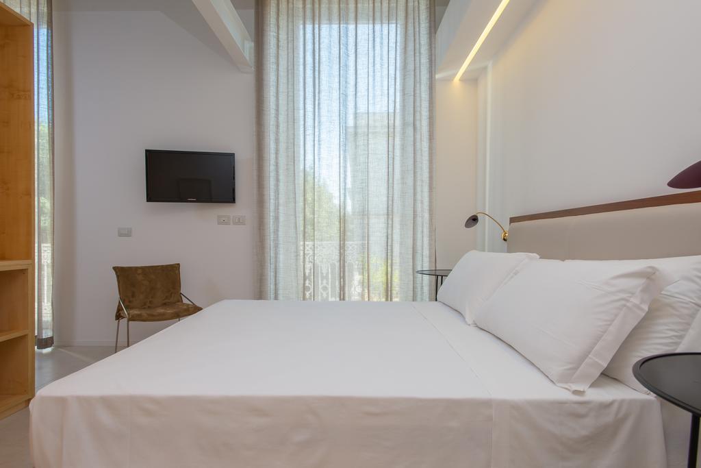 Le Bifore Charming House Lecce Zewnętrze zdjęcie