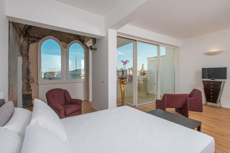Le Bifore Charming House Lecce Zewnętrze zdjęcie