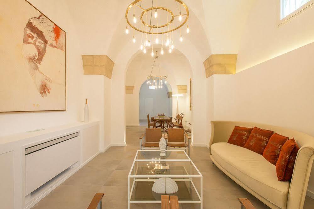 Le Bifore Charming House Lecce Zewnętrze zdjęcie